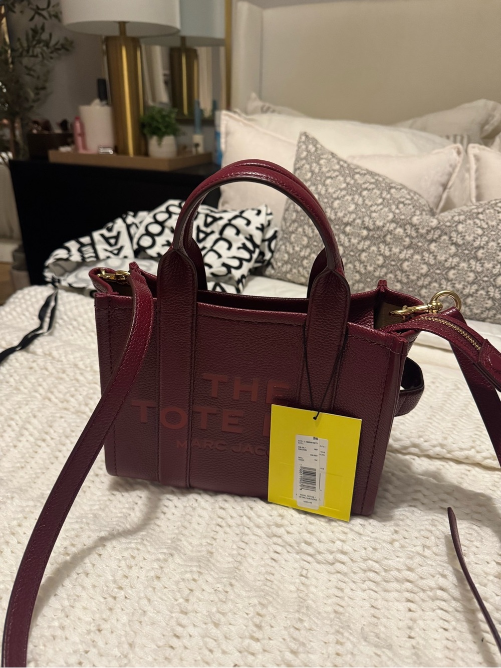 Marc Jacobs Small 'The Tote' Leather bag in “Cherry” (Burgundy) - Picture 1 of 10